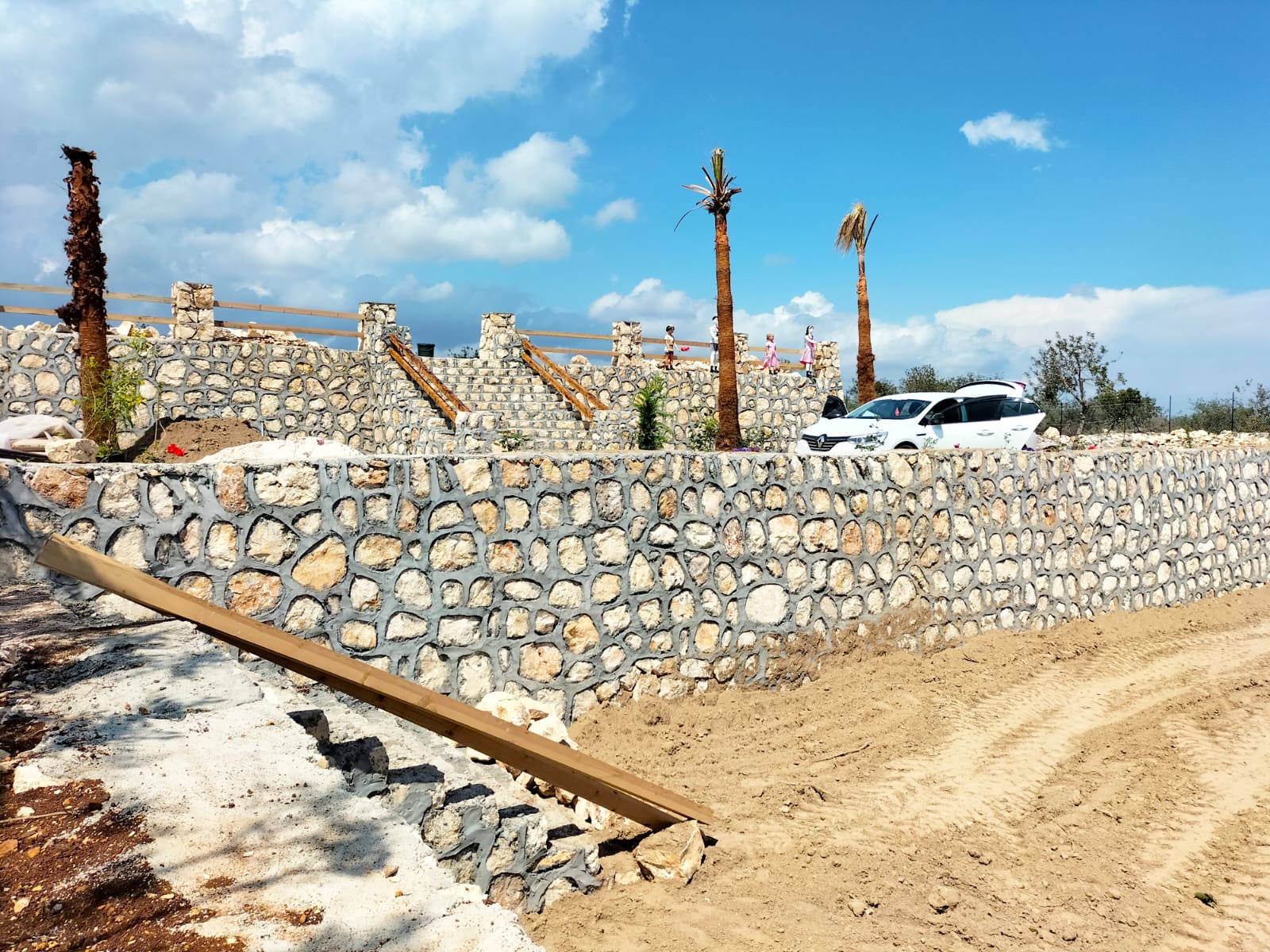 NARLIKUYU HASANALİLERDE SATILIK DENİZ MANZARALI 3 DÖNÜM BAHÇE